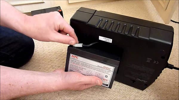Lắp Đặt UPS Chuyên Nghiệp